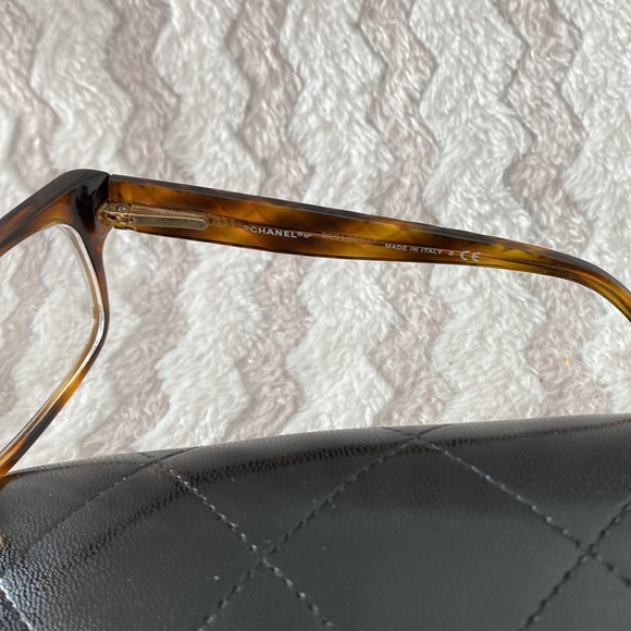 Chanel Tortoise Shell Frames with Prescription Lenses and Leather Case - Picture 4 of 7